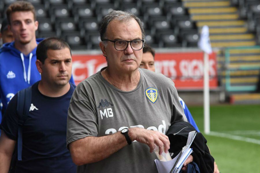 El Leeds de Bielsa sigue invicto y líder en el ascenso inglés La Tercera