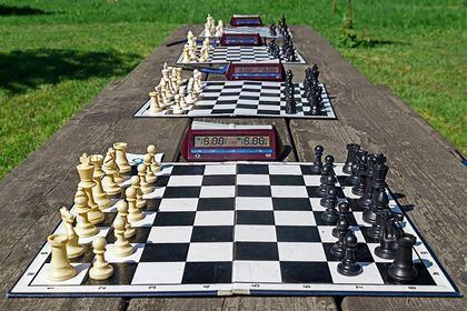 Un tablero de ajedrez  Cristo Para Todas Las Naciones - Chile