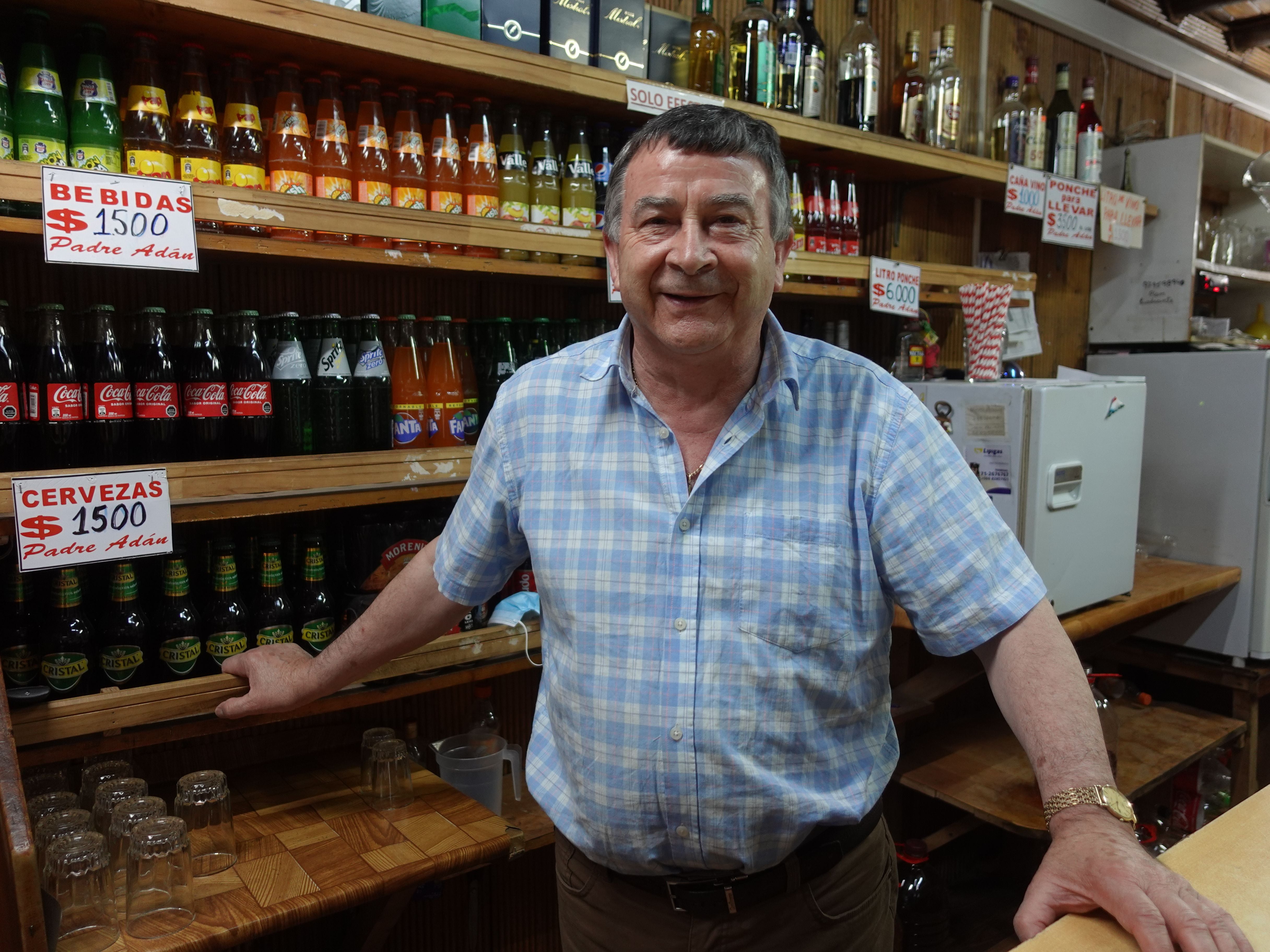 Hilcer Jorquera, bodega de vinos Padre Adán