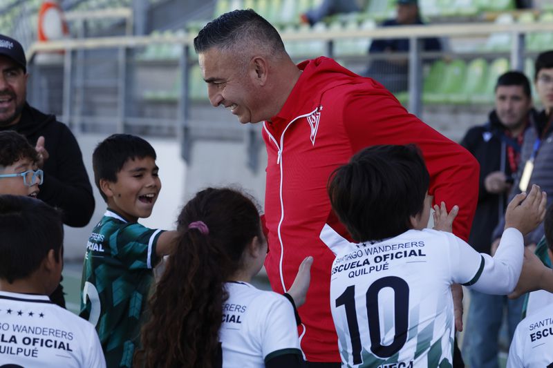 El debut de Jaime García en Santiago Wanderers causó expectación.