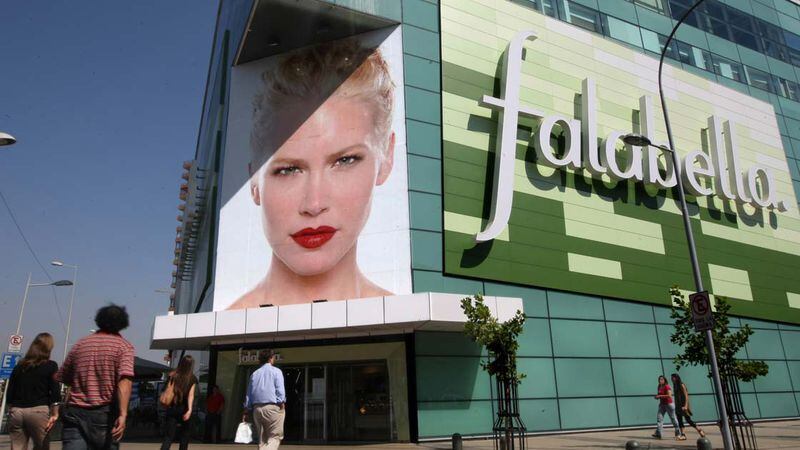 Agencia de publicidad reconoce plagio en comercial sobre la tarjeta CMR de  Falabella