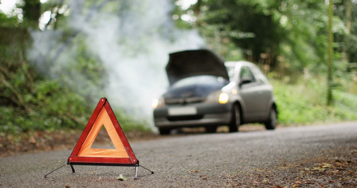 4k-broken-down-car-with-smoking-engine-left-abandoned-on-quiet-country-road_hqgnw-rqc_thumbnail-full01