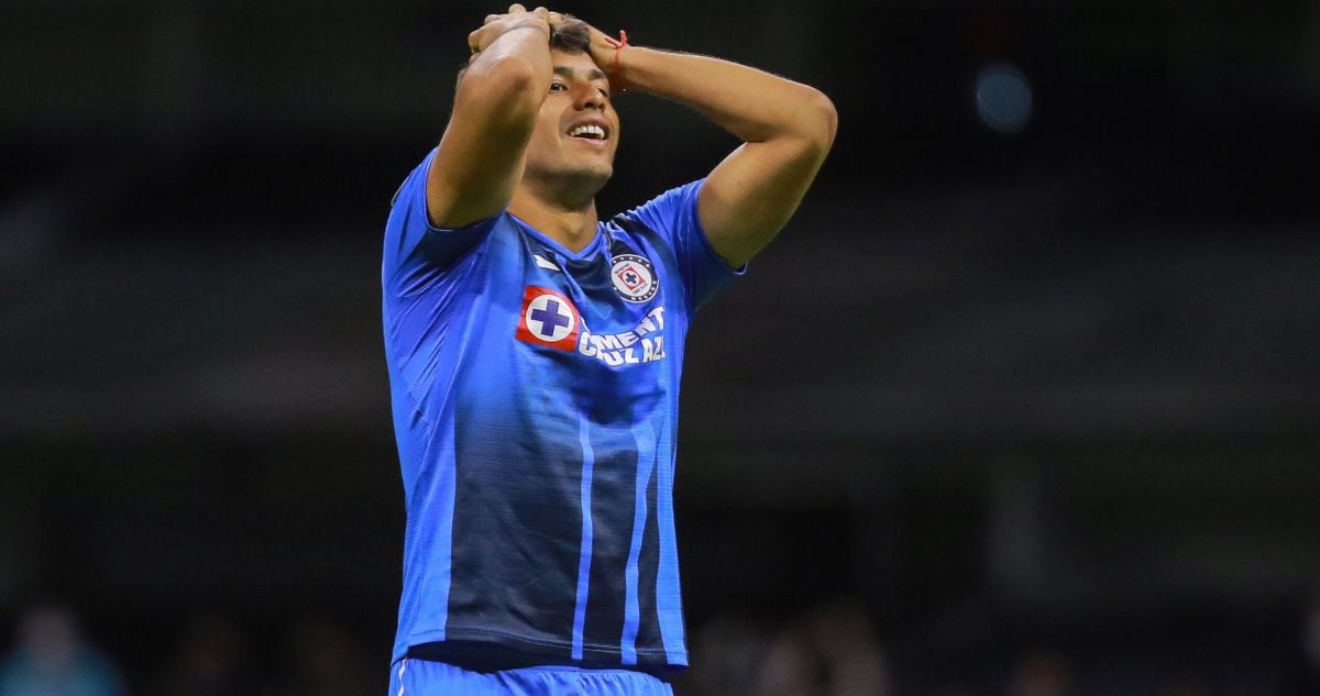 Morales, durante un duelo con el Cruz Azul. FOTO: EFE.