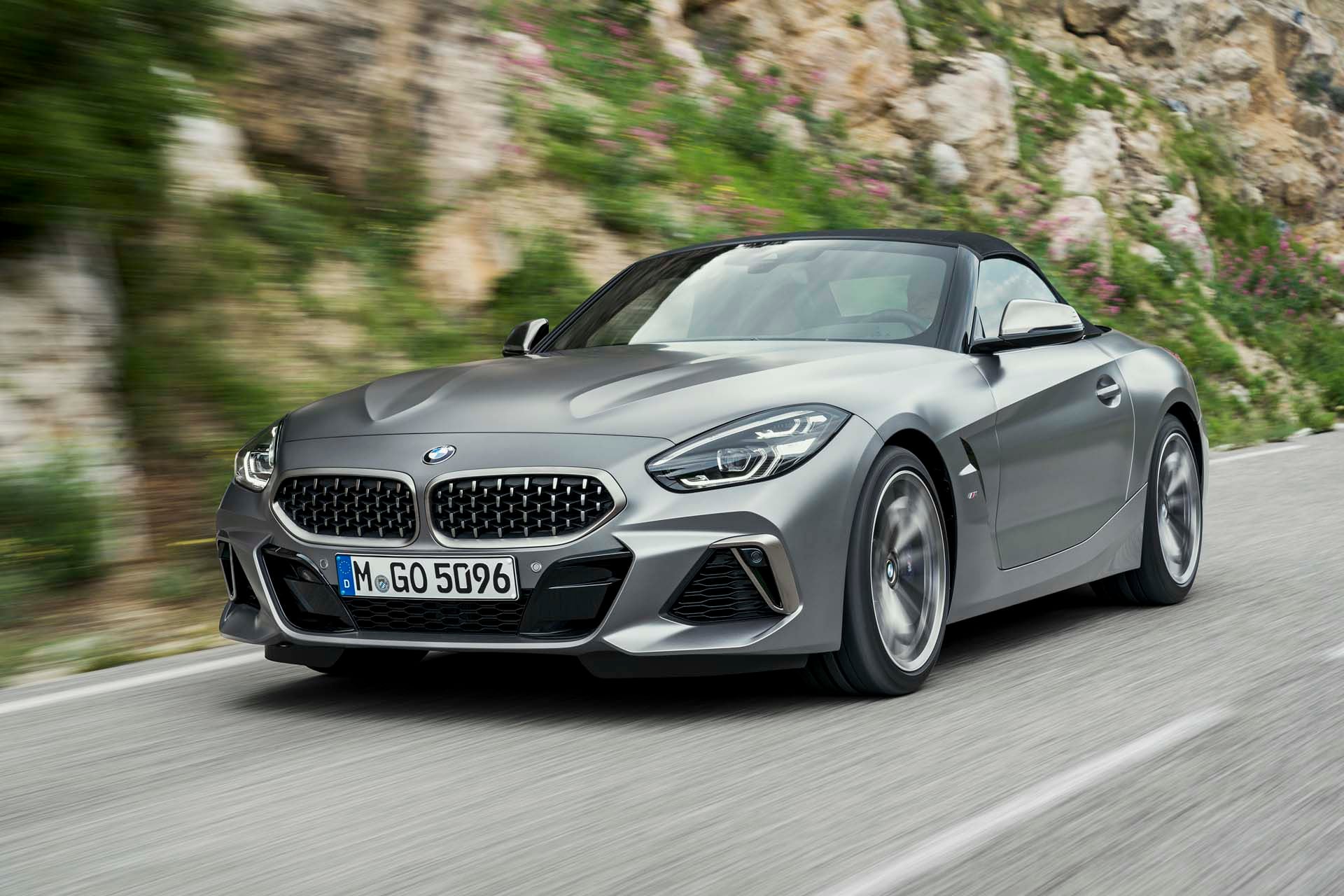 2019-bmw-z4-series_100671085_h.jpg