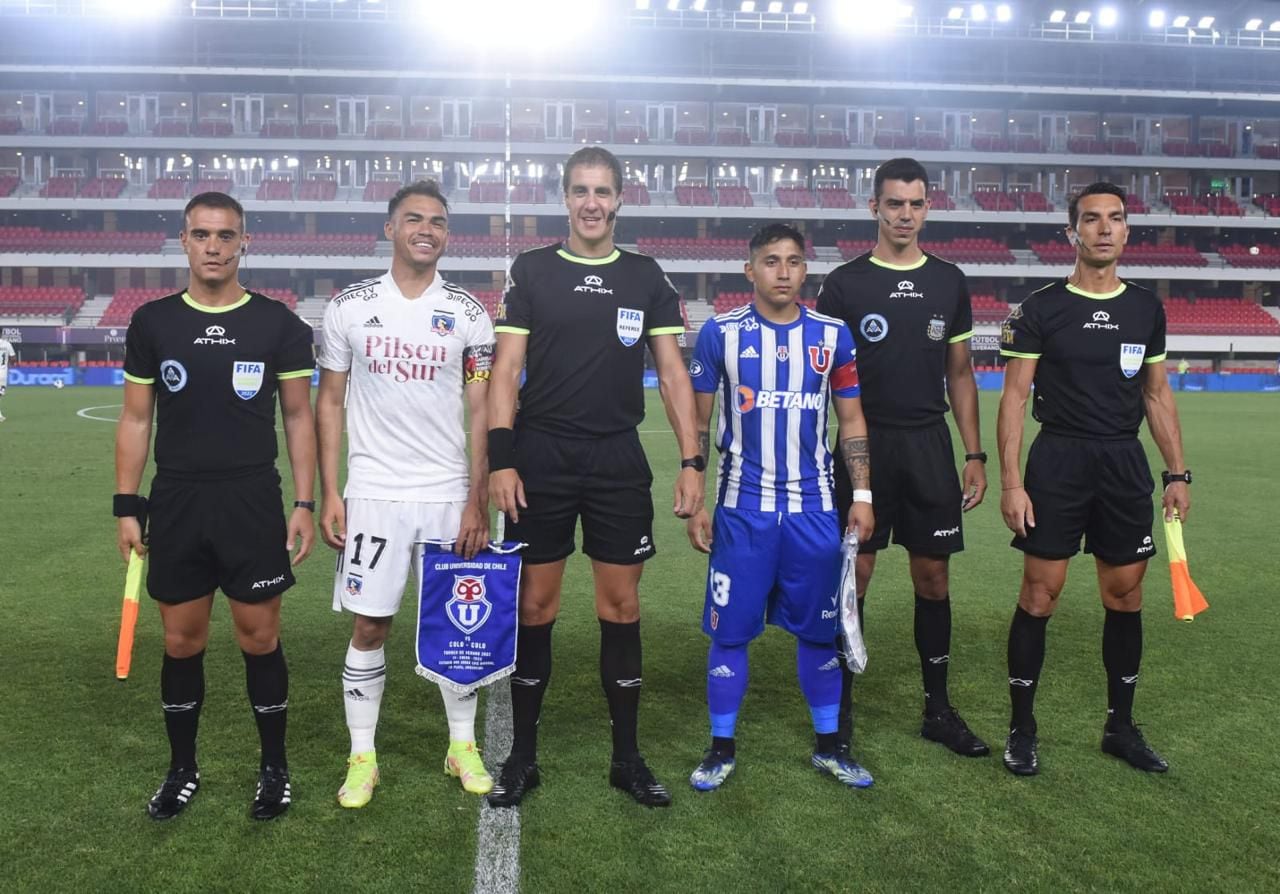 Por primera vez se disputó un Superclásico fuera de Chile. Colo Colo derrotó a la U en La Plata.