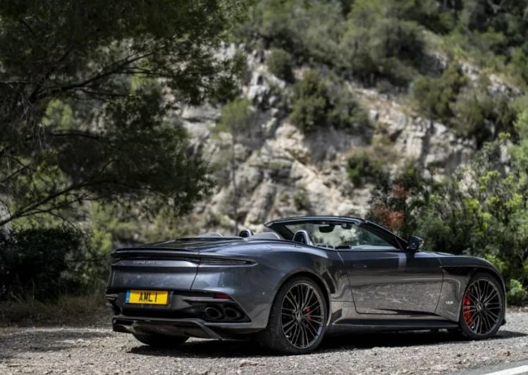 Aston Martin DBS Superleggera Volante