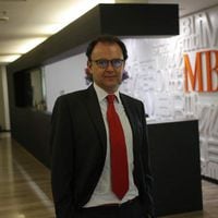 CMF multa a socio de MBI por infracción a la ley de mercado de valores