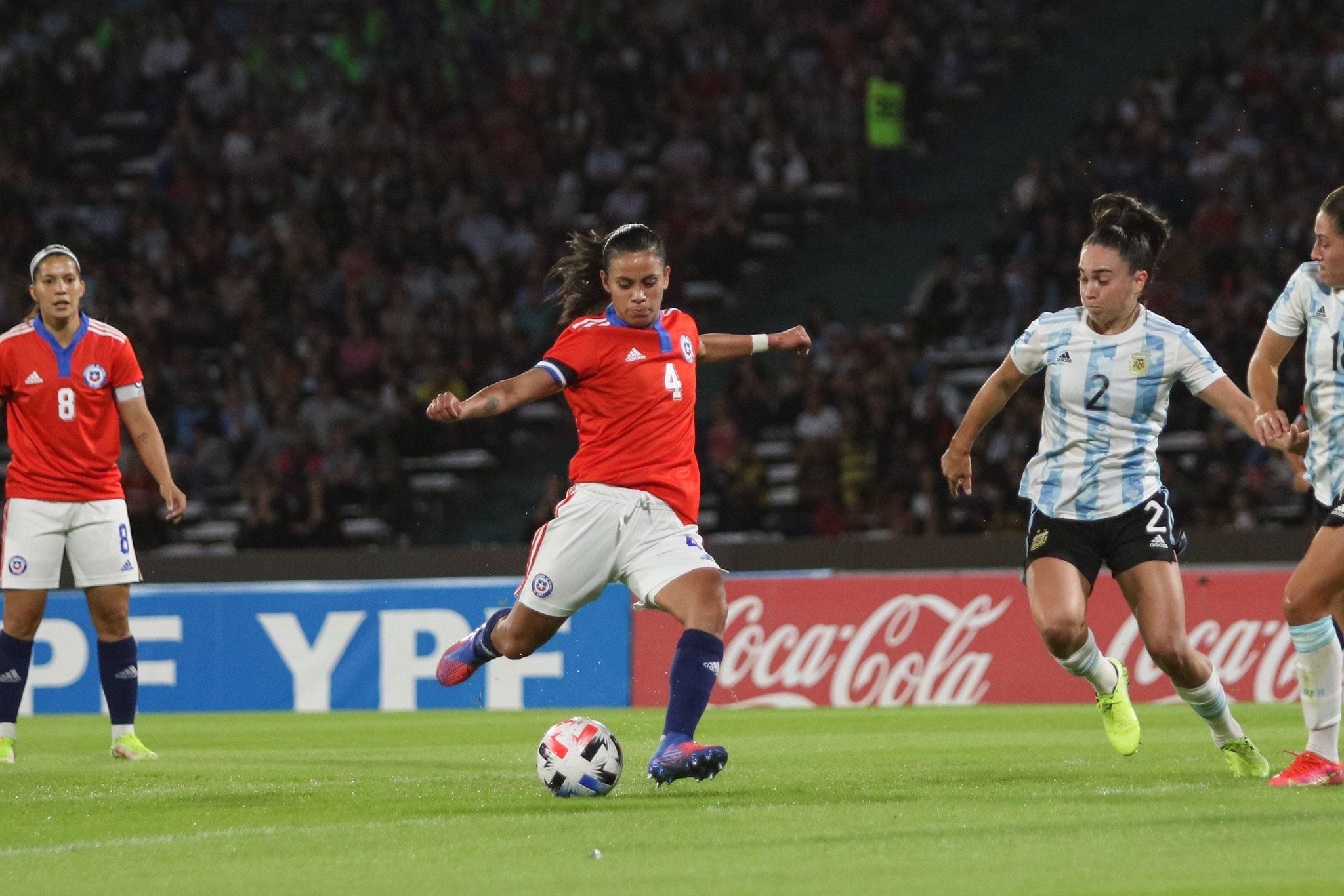 Francisca Lara en acción, ante Argentina. FOTO: LA ROJA