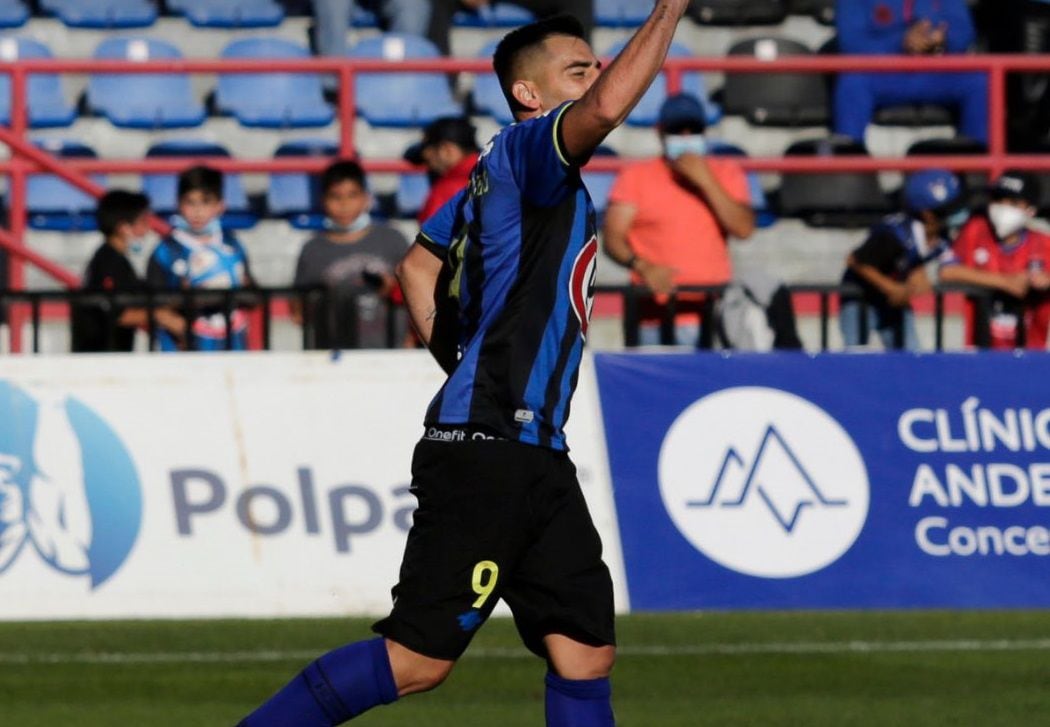 Sánchez Sotelo celebra la única cifra del partido.