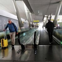 Tráfico aéreo: Aeropuerto de Santiago cierra el primer semestre con las mejores cifras de su historia