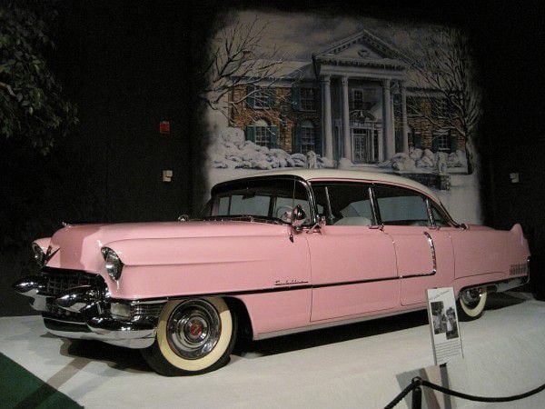 Elvis_Presley_Automobile_Museum_Memphis_TN_2013-03-24_050_1955_Cadillac_Fleetwood-600x450.jpg