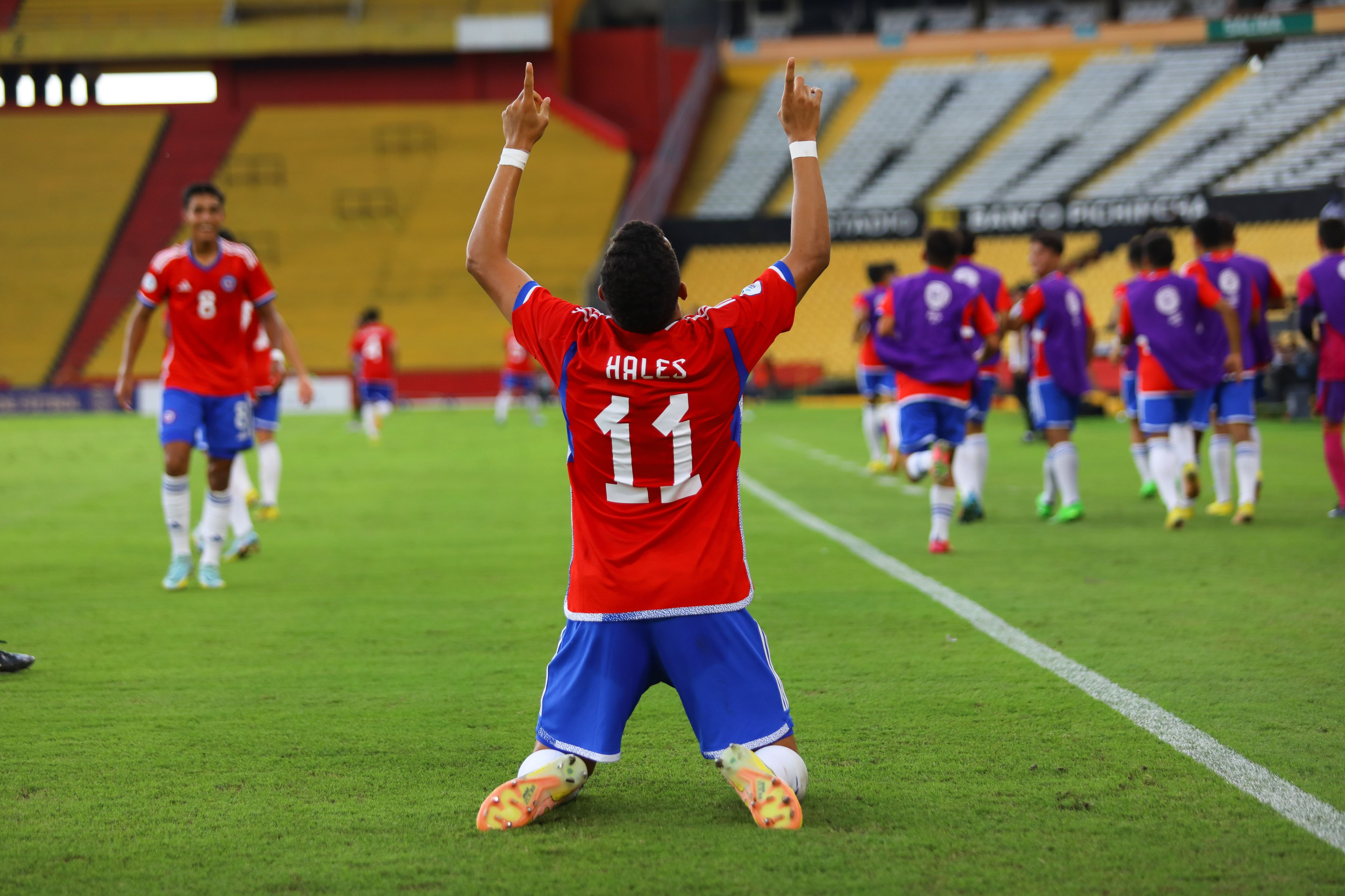 Alejandro Hales marcó el primer gol de Chile ante Uruguay.