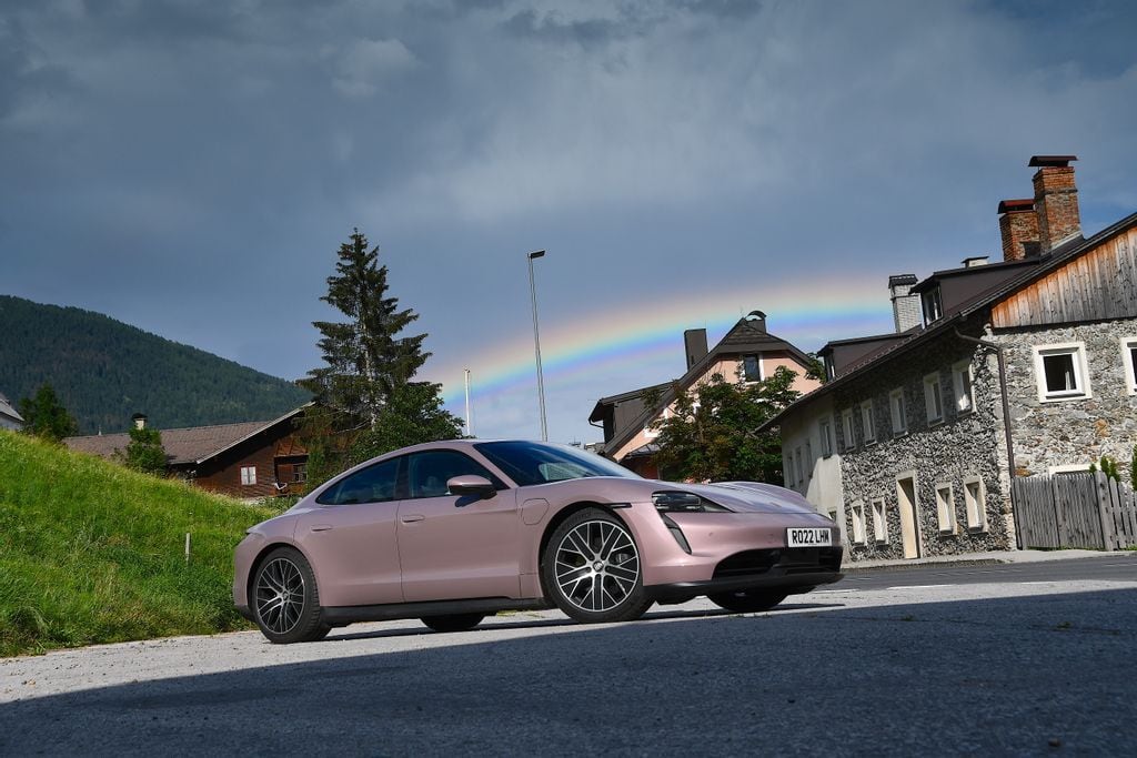 El Porsche Taycan se pone nuevamente a prueba, recorriendo ahora 14 países en 24 horas