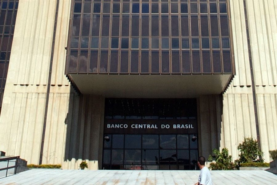 Banco Central De Brasil Recorta Su Tasa En 1 Punto Porcentual Y La Fija ...