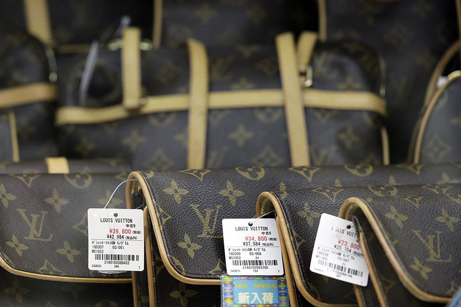 Resale Louis Vuitton bag in Harajuku – Tokyo Fashion