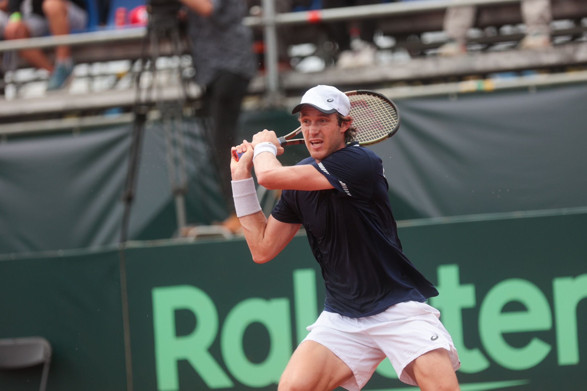 Nicolás Jarry igualó la serie para Chile tras la caída de Garin.