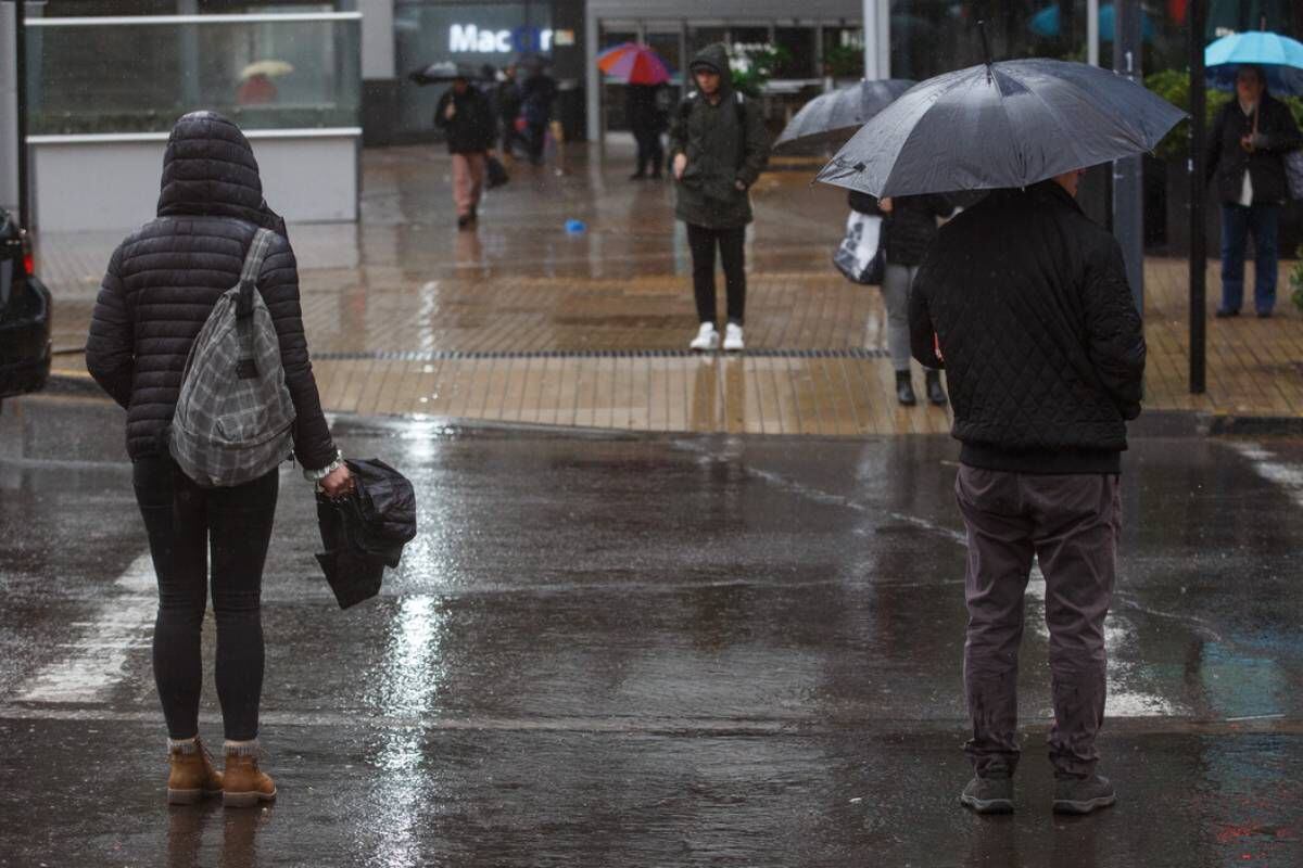 BAJO LA LLUVIA, COMENZÓ LA FECHA 9 DE LA PRIMERA C 