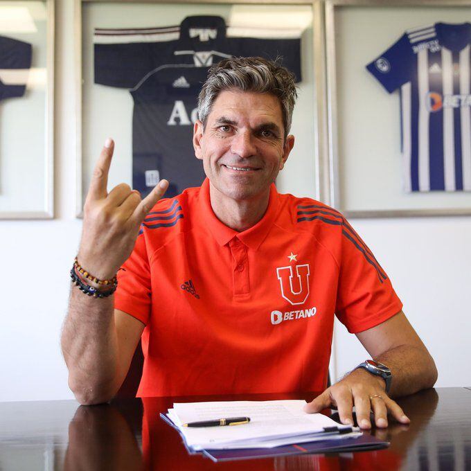 Mauricio Pellegrino fue presentado en el Centro Deportivo Azul.