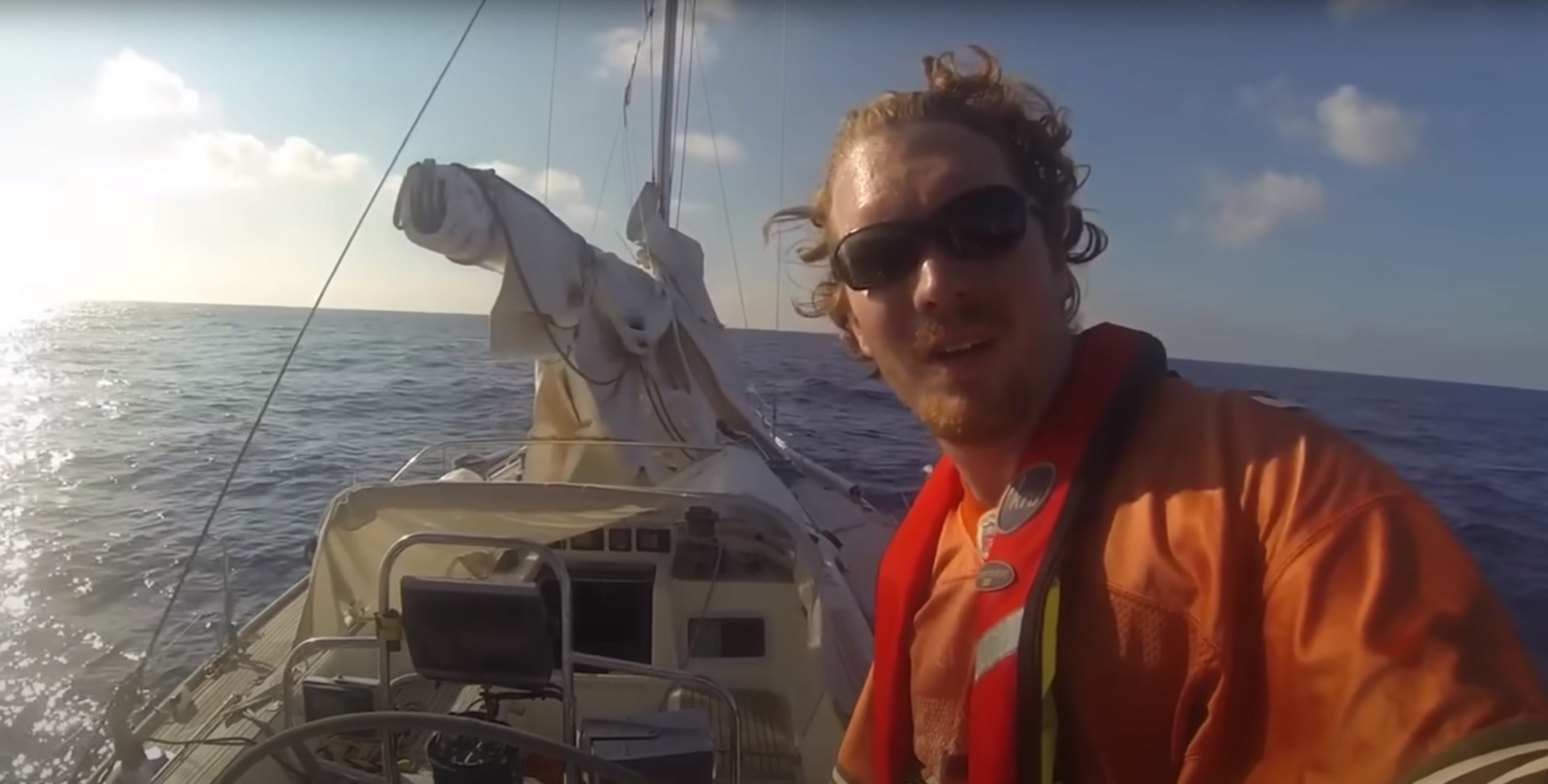 El espeluznante momento en que un grupo de exploradores encuentra y recorre un “barco fantasma” en altamar