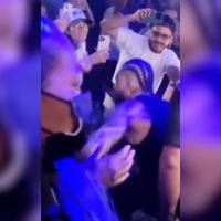 La violenta reacción de Maluma hacia un fan: cantante le pegó un manotazo