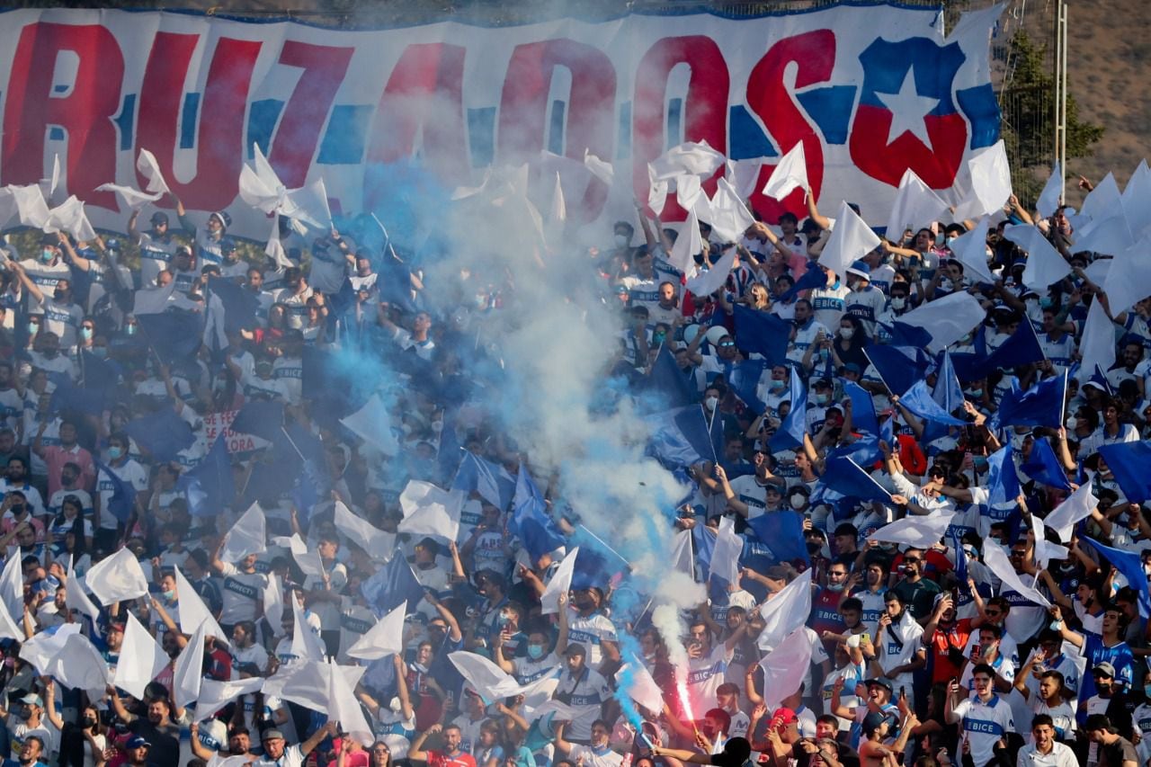 La barra Los Cruzados, desde donde surgió el ofensivo cántico contra la U.