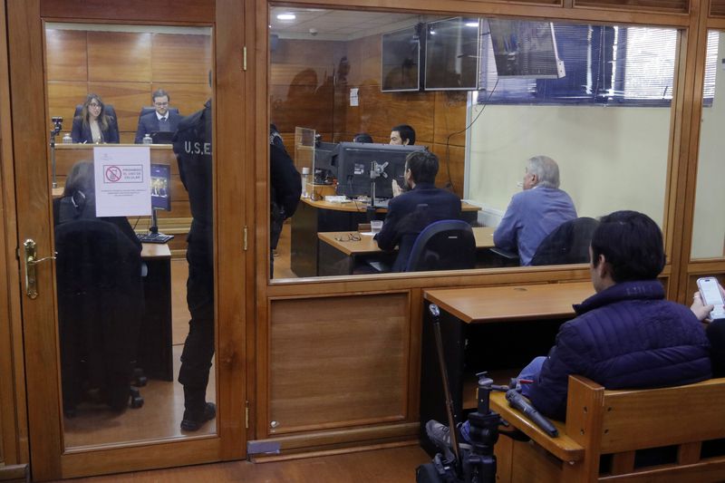 Eduardo Macaya Zentilli escucha la lectura de veredicto por parte de Marisol López y José Ruiz, jueces de Tribunal Oral en lo Penal de San Fernando.