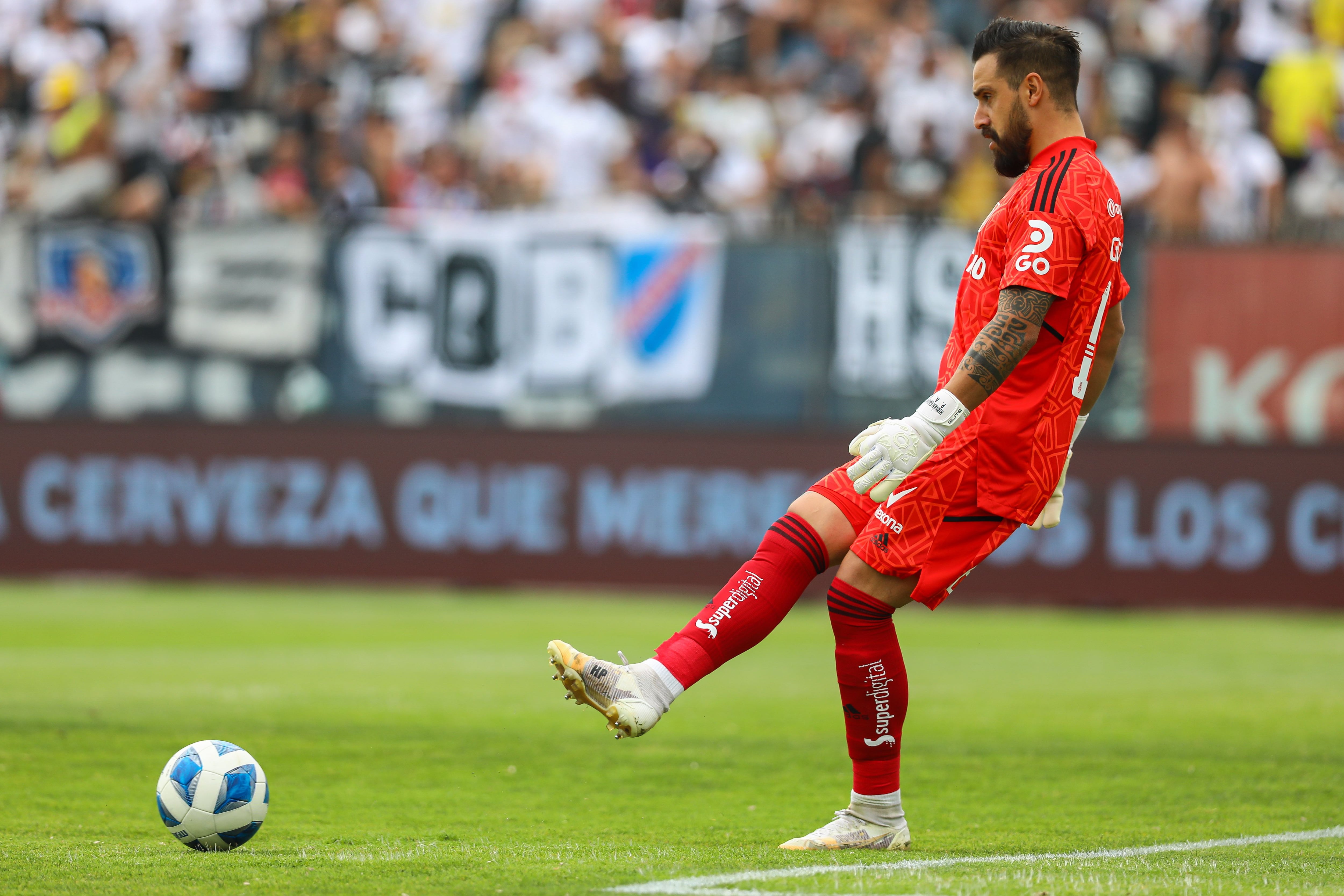 Hernán Galíndez, durante el partido valido por la quinta fecha del Campeonato Nacional AFP PlanVital 2022, entre Colo Colo y Universidad de Chile, disputado en el Estadio Monumental.
FOTO: SEBASTIAN ORIA/AGENCIAUNO