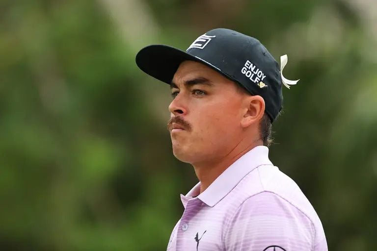 Rickie Fowler, uno de los participantes en la campaña de Joaquín Niemann para reunir dinero para comprar el remedio más caro del mundo para su primo Rafita.