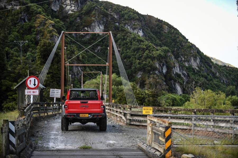 Jeep-Gladiator-06-900x600.jpg