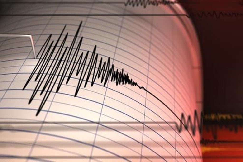 Fuerte temblor sacude Santiago y parte de la zona central