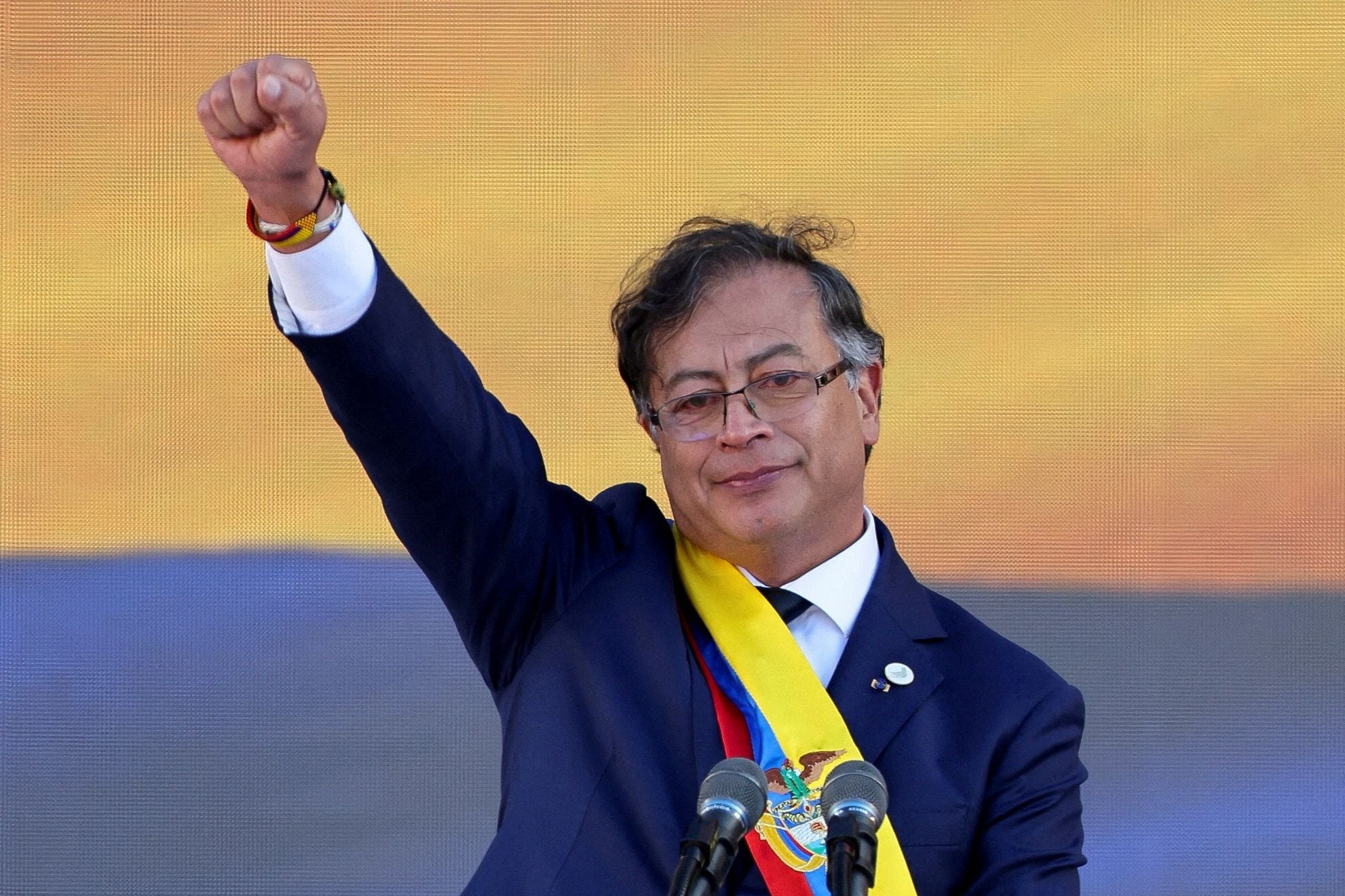 Gustavo Petro durante la ceremonia de toma de posesión en la Plaza Bolívar, en Bogotá. Foto: Reuters.