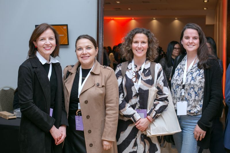 Carolina Pérez, Margarita Rivas, ambas del Hospital Salvador; Barbara Samith, de la Facultad de Medicina de la Pontificia Universidad Católica, y Sofia Hernández, de Universidad UC Christus.