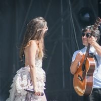 De la calle a Lollapalooza: cómo Monsieur Periné sumó a Claudio Narea para cantar El Baile de los que Sobran