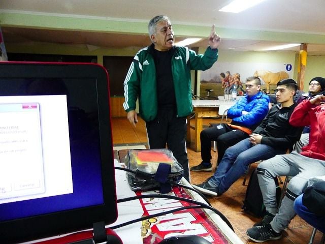 Braulio Arenas, en una clase como instrucción en la ANFA