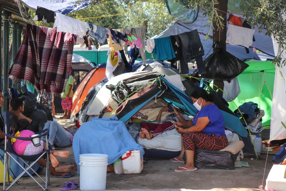 Campamento de migrantes centroamericanos en la plaza de Reynosa, al norte de México. Foto: MSF.