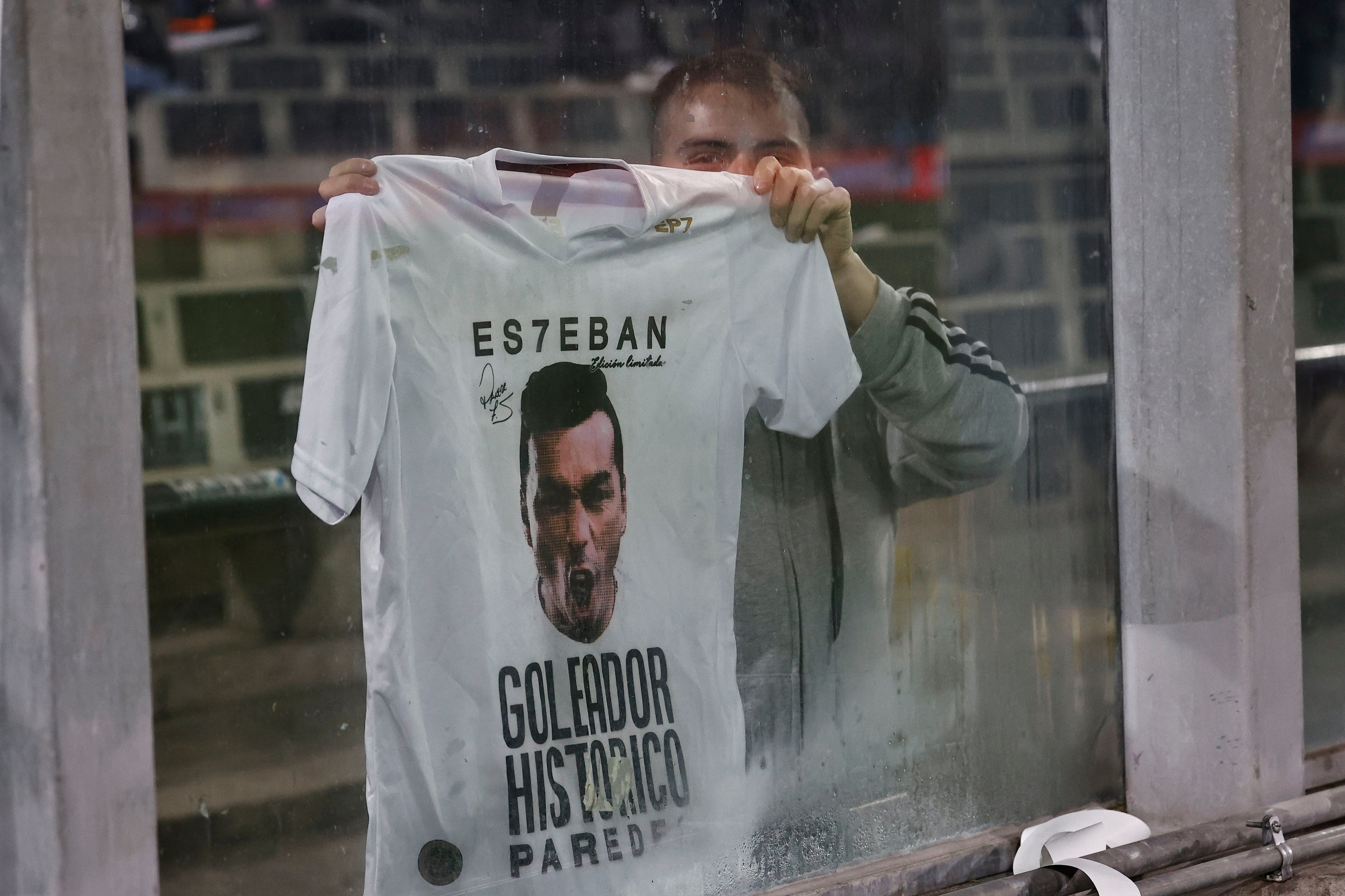 Hincha durante el partido valido por la décimo tercera fecha del Campeonato PlanVital 2022, entre Colo Colo vs Coquimbo Unido, en el estadio Monumental.

 FOTO: KARIN POZOAGENCIAUNO