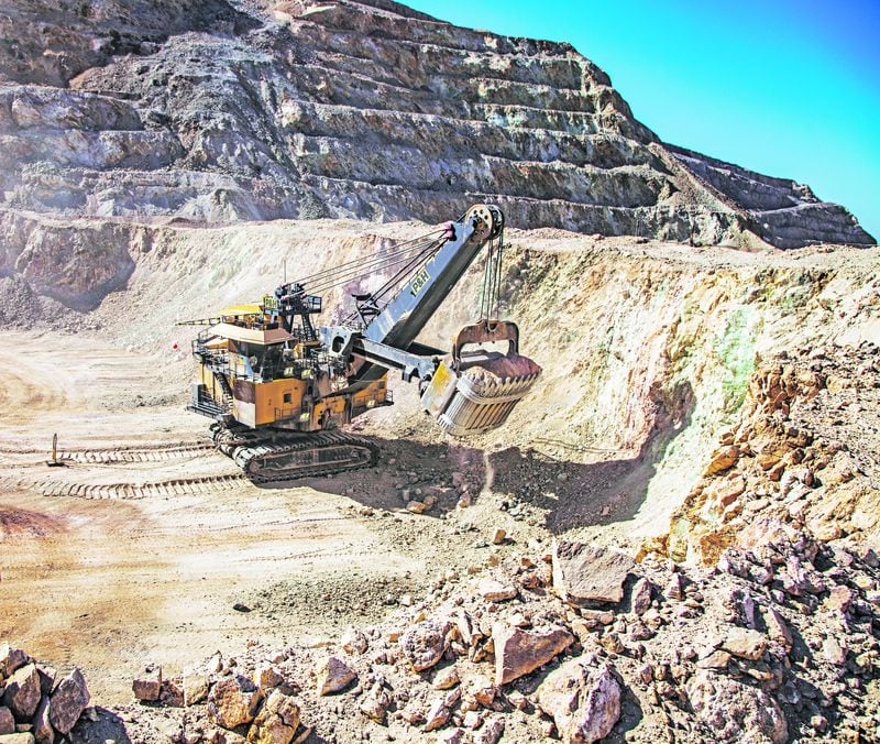 Minera del grupo Luksic reporta caída en sus ganancias de 2022 y menor dividendo para los accionistas