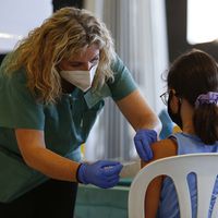 ISP decide autorizar vacunación en Chile a menores desde los seis años con inyección de Sinovac