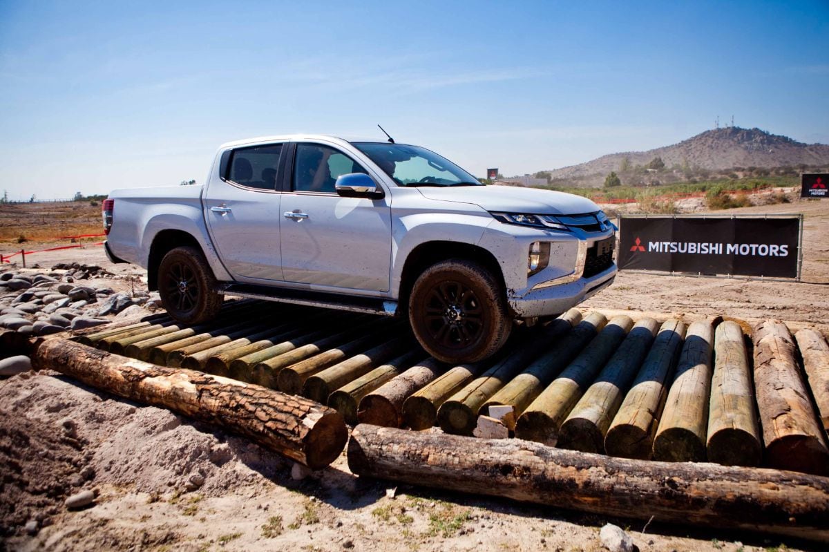 La Mitsubishi L-200 continúa a paso firme en la delantera