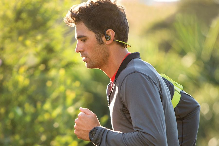 Los mejores audífonos para correr y hacer ejercicio (según gente