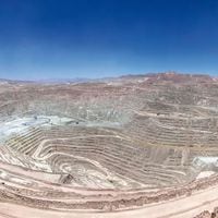 BHP posterga en más de dos años estudios claves para sostener producción de cobre en Escondida a partir de 2027