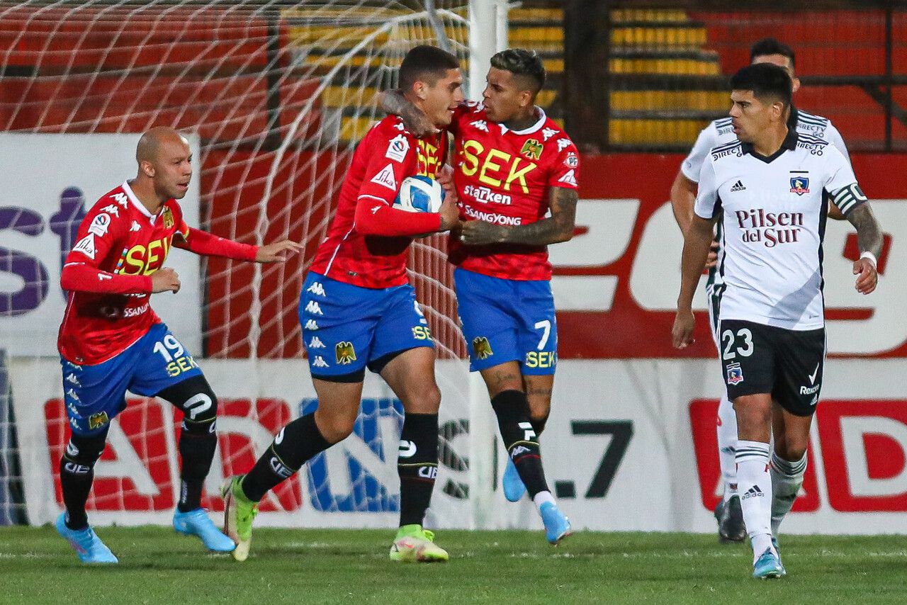 Leandro Garate anotó los dos goles de Unión Española. FOTO: AGENCIAUNO