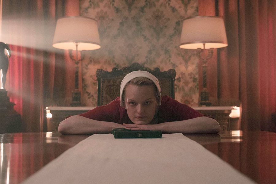 THE HANDMAID'S TALE ELISABETH MOSS SEASON 4 2