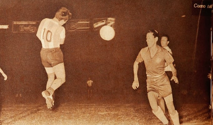 Chile en el partido frente a Argentina en la Copa América 1957.