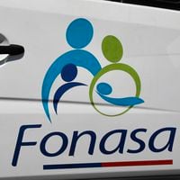 La cita en que el director de Fonasa le comprometió al oficialismo que seguro complementario estará vigente desde junio