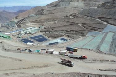 Sindicato de mina Caserones rechaza oferta de la empresa e iniciará huelga este martes
