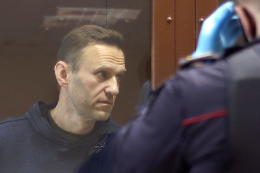 Líder opositor ruso Alexei Navalny vuelve a la corte acusado de difamar a  veterano de la Segunda Guerra Mundial - La Tercera