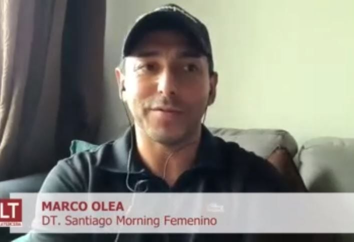 Marco Olea, técnico de Santiago Morning femenino, durante su participación en El diván del Kily, de El Deportivo.