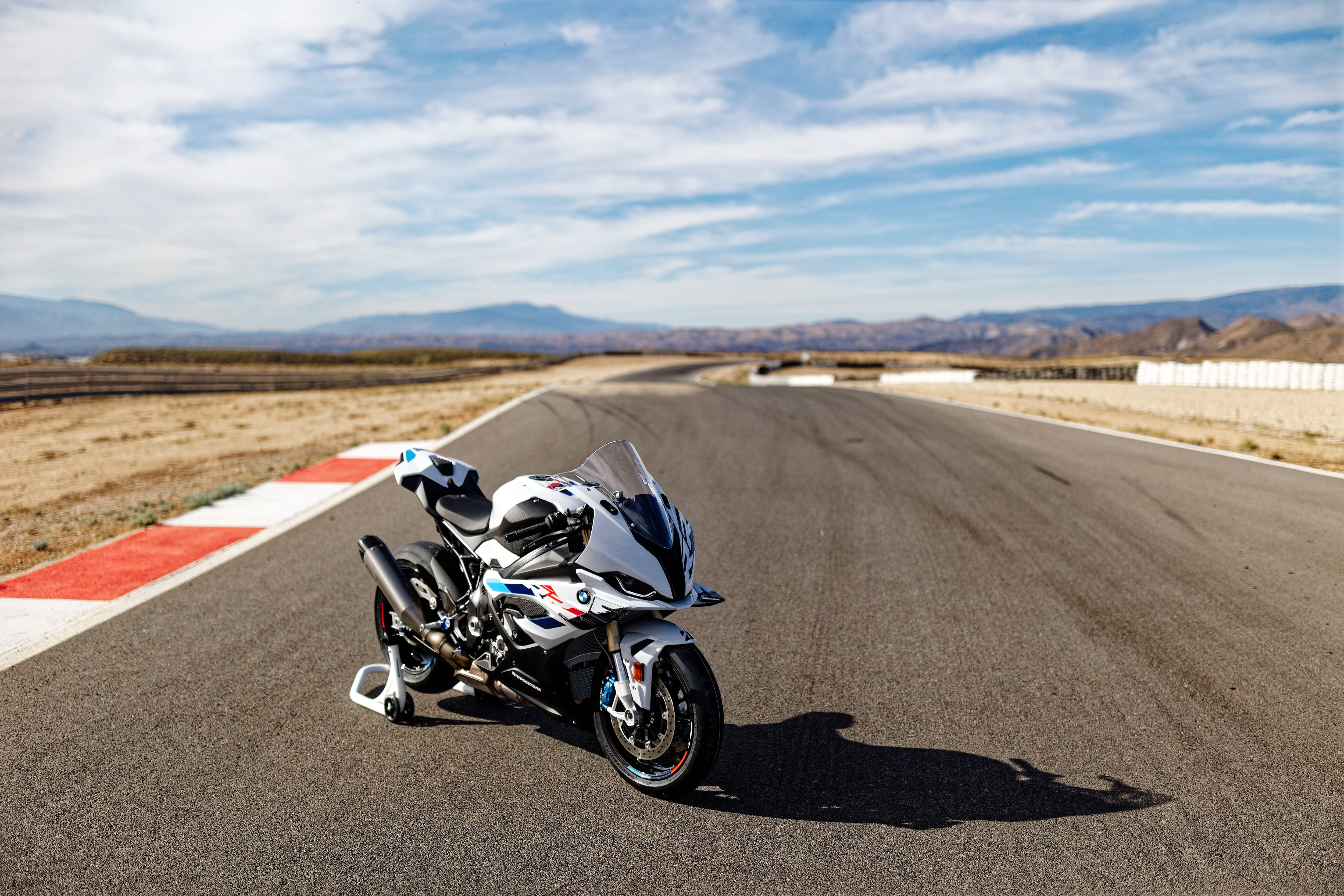 BMW S 1000 RR 2023: la superbike alemana estrena sus nuevas credenciales en Chile