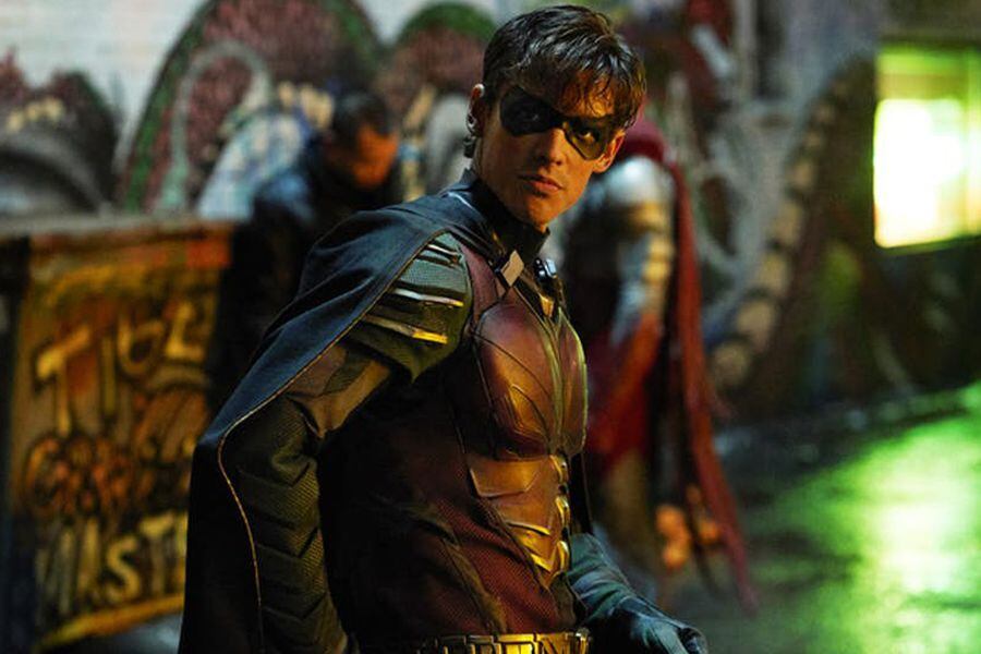 Robin explica por qué se alejó de Batman en un nuevo clip de Titans - La  Tercera